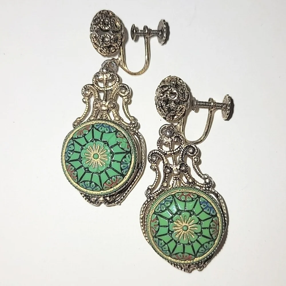 VINTAGE MOLDED GLASS FILIGREE SCREWBACK EARRINGS - CZECH OR GERMANY - Picture 2 of 7
